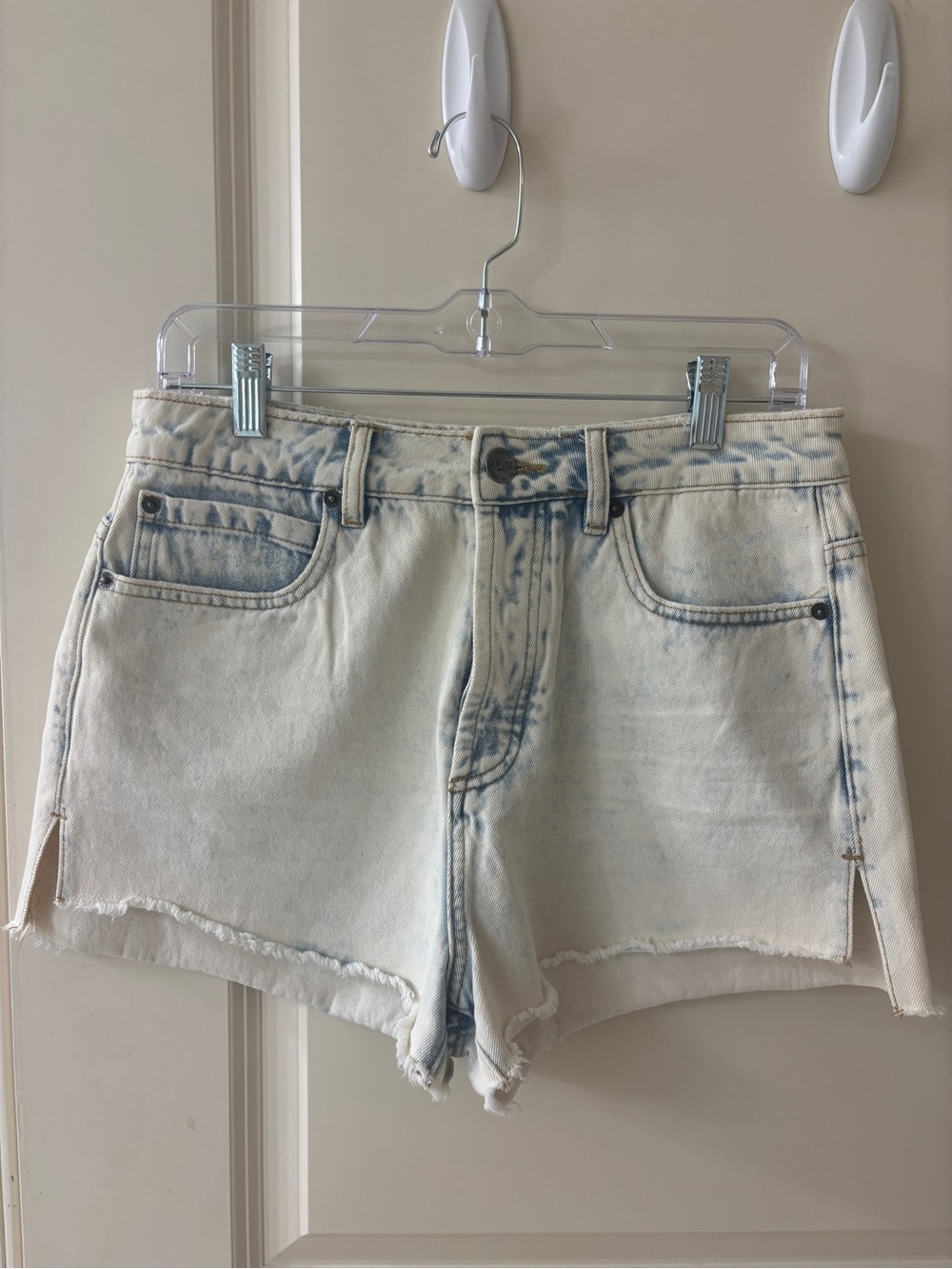 Amuse Society Acid Wash Denim Cutoff Shorts – Size 29